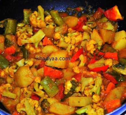 mixed-vegetable-sabzi-curry copy