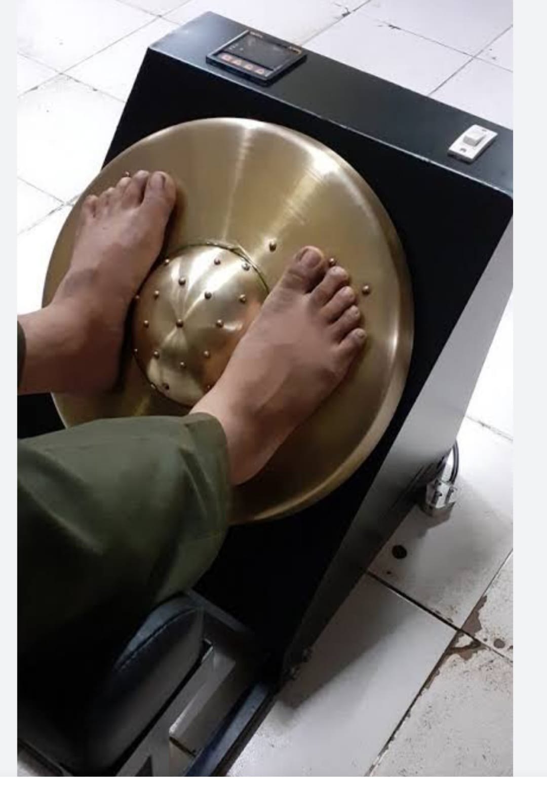 Kansa Thali Foot Massage Machine — image 3